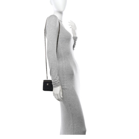 🔥CHANEL CAVIAR QUILTED VANITY CASE - Picture 8 of 8